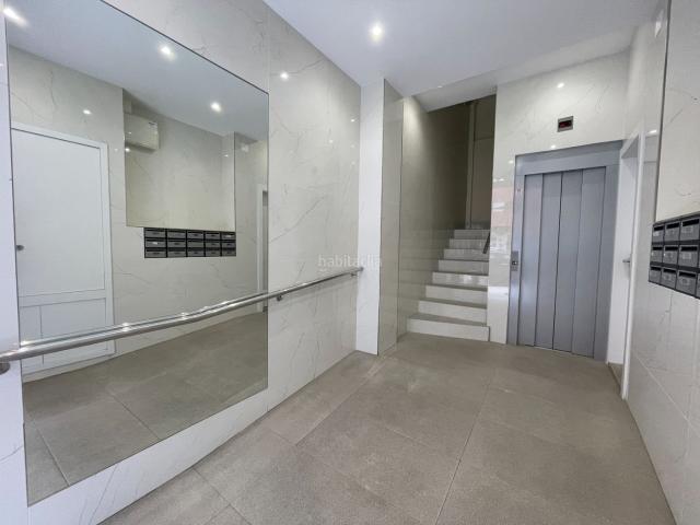Piso en venta en Avilés, Centro. Luminoso piso de 3 habitaciones para reformar en la calle La Cámara, Avilés. Pisos.