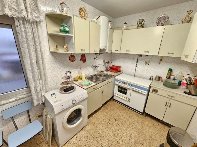 Piso en venta en Avilés, Centro. Piso 3 habitaciones Venta Avilés. Pisos.