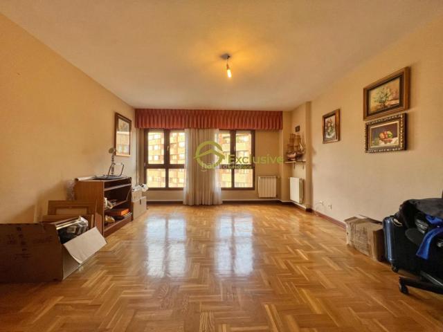 Piso en venta en Avilés, Centro. PISO AMPLIO Y LUMINOSO CENTRO. Pisos.