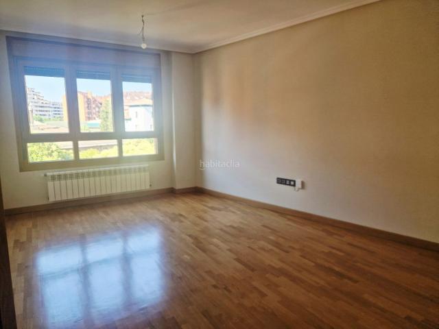 Piso en venta en Avilés, Centro. PISO SEMINUEVO EN GONZALEZ ABARCA. EXTERIOR. Pisos.