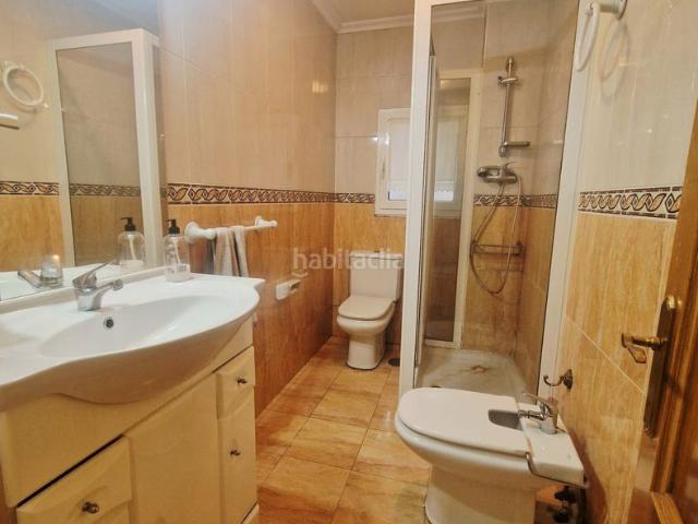 Piso en venta en Avilés, Centro. Prolongación de La Cámara. 2 dormitorios, salón, cocina y baño. Terraza. Ascensor. Mira todo a patio de manzana. Infórmese! ALDA. Pisos.
