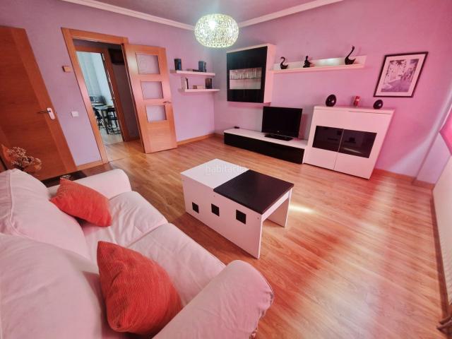 Piso en venta en Avilés, La Magdalena. Zona La Magdalena. 3 dormitorios, salón comedor, amplia cocina y baño con ventana. Despensa. Terraza tendedero. Todo exterior y mu. Pisos.
