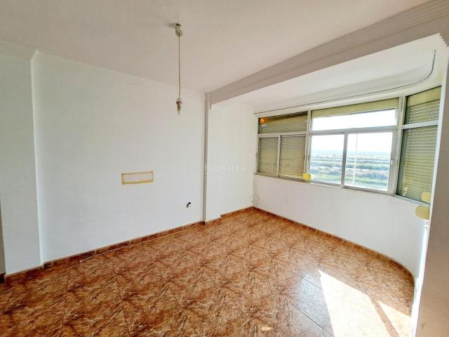 Piso en venta en Ayamonte, Ayamonte ciudad. PISO PARA REFORMAR LUMINOSO Y CON ESPECTACULARES VISTAS. Pisos.