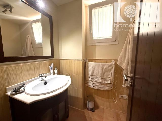Piso en venta en Ayamonte, Isla Canela. Moderno apartamento de 2 dormitorios en primera línea de playa en Isla Canela, Ayamonte, España. Pisos.