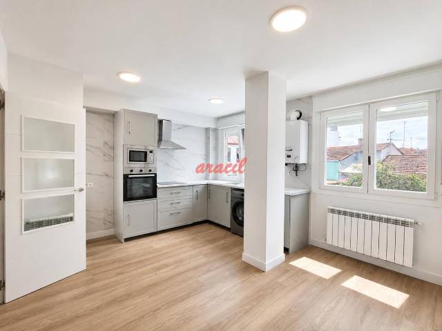 Piso en Venta en A Carballeira