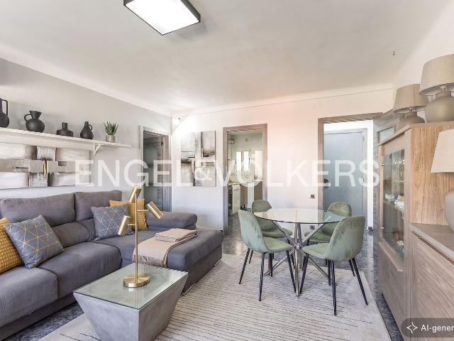 Piso en venta en Abrera. Amplio y luminoso piso con balcón en Abrera. Pisos.