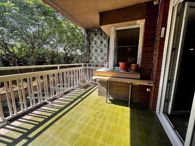 Piso en venta en Abrera, de 100 m² 4 habitaciones por 295.000