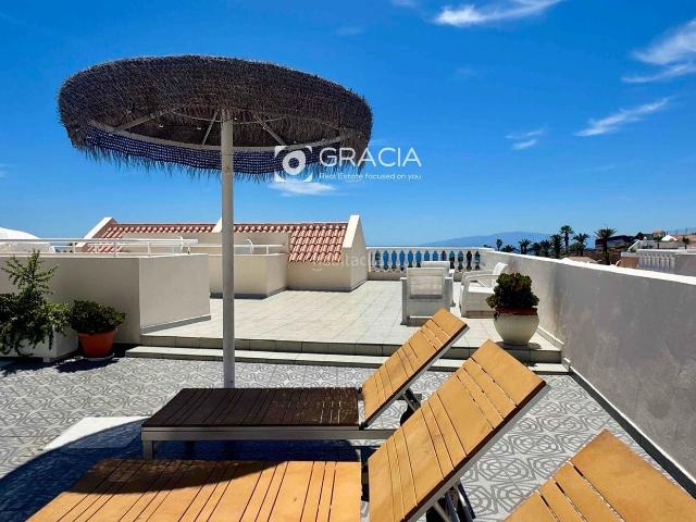 Piso en venta en Adeje, San Eugenio Alto. Apartamento en Costa Adeje Vista al Océano y piscina comunitaria. Pisos.