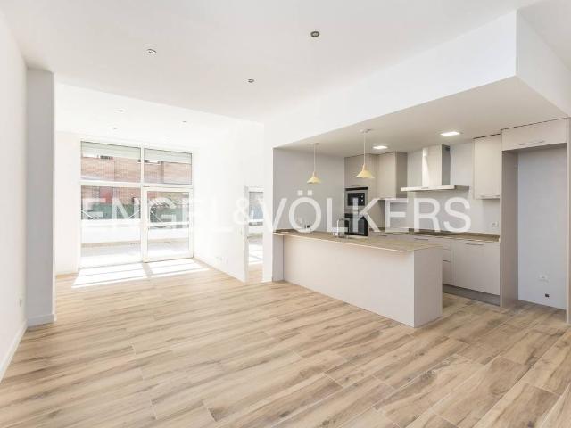 Piso en Venta en Adelfas