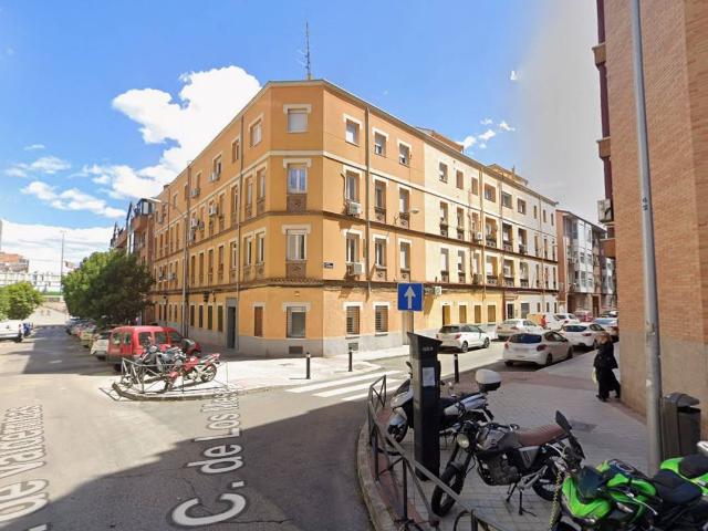 Piso en Venta en Adelfas