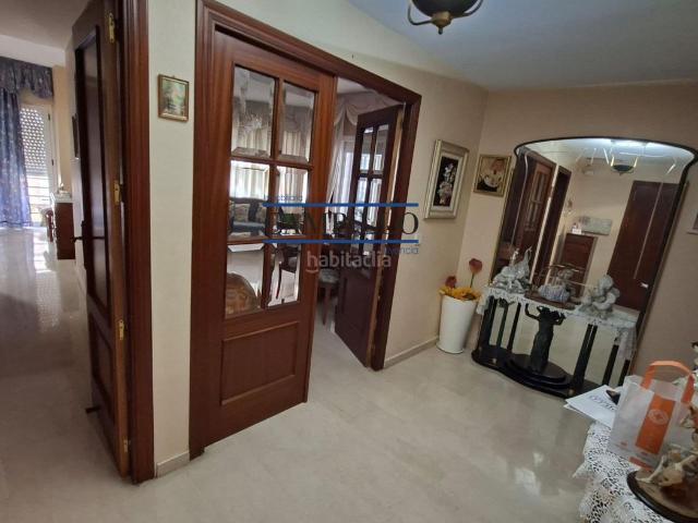 Piso en venta en Adra. SE VENDE PISO EN EL PASEO MARITIMO DE 4 DORMITORIOS. Pisos.