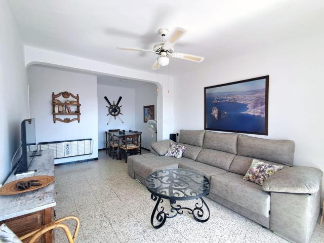 Piso en venta en Águilas, Casco Antiguo. Amplio piso con espectaculares vistas al mar a 100 metros de la Playa de la Colonia. Pisos.
