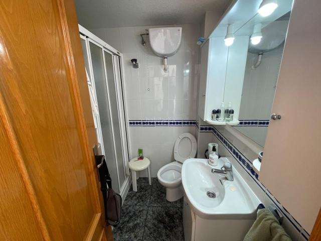 Piso en venta en Águilas, Casco Antiguo. Amplio piso de 4 dormitorios con gran terraza privada a 400 metros de la Playa de la Colonia. Pisos.