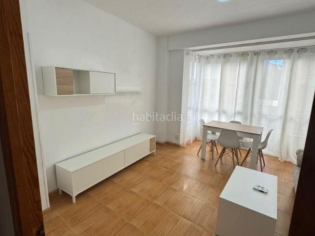 Piso en venta en Águilas, Casco Antiguo. Amplio piso de 3 dormitorios a un paso de La Colonia. Pisos.