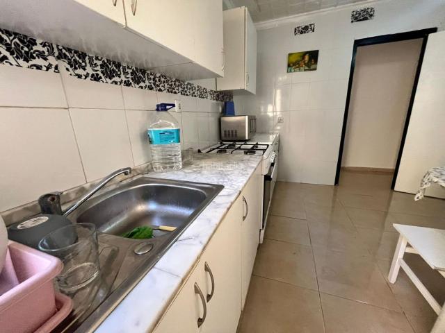 Piso en venta en Águilas, Casco Antiguo. Amplio Piso en el Corazón de Águilas Oportunidad Única. Pisos.