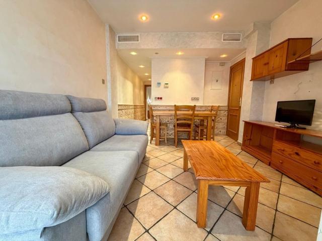 Piso en venta en Águilas, Casco Antiguo. Apartamento amueblado y luminoso en pleno centro. Pisos.