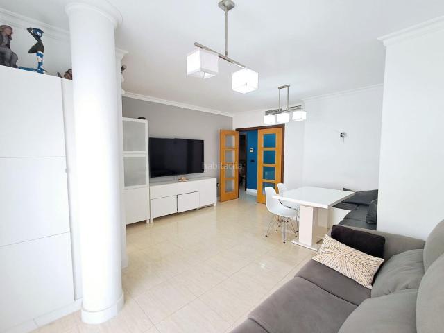 Piso en venta en Águilas, Casco Antiguo. Ático de 3 dormitorios con garaje en el Centro. Pisos.
