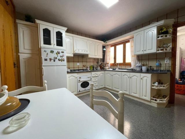 Piso en venta en Águilas, Casco Antiguo. PISAZO EN PRIMERA LINEA A 80M DEL AGUA. Pisos.