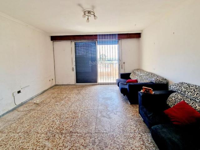 Piso en venta en Águilas, Casco Antiguo. Piso de 4 dormitorios y vistas al puerto de Águilas. Pisos.