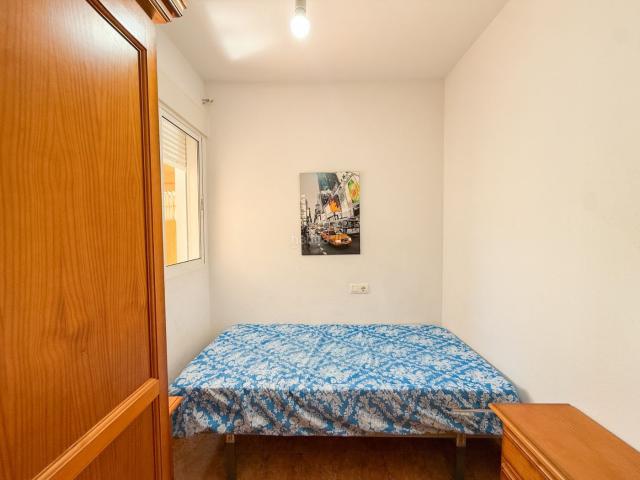 Piso en venta en Águilas, Delicias. Te presentamos esta fantástica vivienda situada en una de las zonas más cómodas y demandadas de Águilas, a tan solo 2 minutos de l. Pisos.
