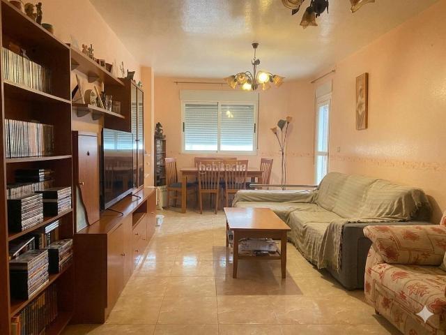 Piso en venta en Águilas, Las Majadas Las Molinetas Labradorcico. PISAZO CON 4 DORMITORIOS, PATIO Y GARAJE. Pisos.