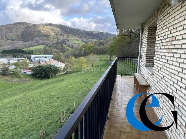 Piso en venta en Aia. Etxebizitza eta garajea salgai Aia Andatza Auzoan Vivienda y garaje en venta en Aia Barrio Andatza. Pisos.