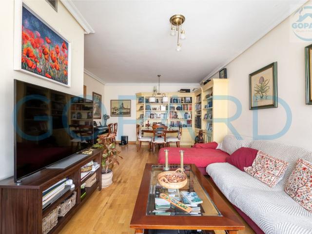 Piso en venta en Alcobendas, Norte. Inmobiliaria Gopard ofrece preciosa vivienda en Valdelasfuentes. Pisos.