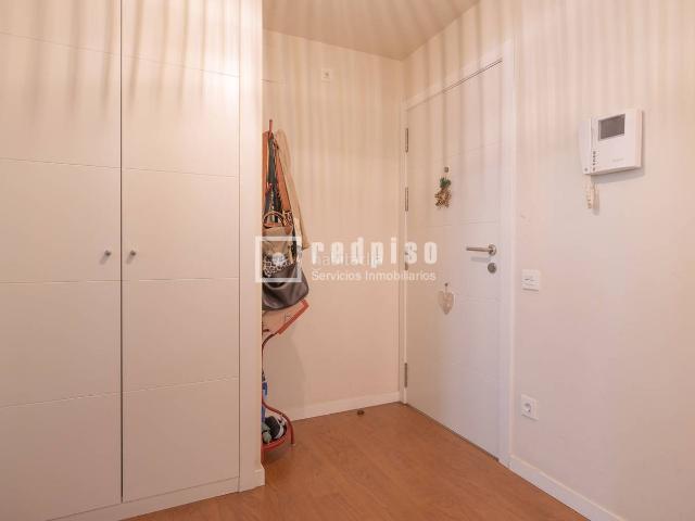 Piso en venta en Alcobendas, Norte. PISO DE 2 DORMITORIOS, 2 BAÑOS, GARAJE Y TRASTERO EN URBANIZACIÓN CON PISCINA. Pisos.
