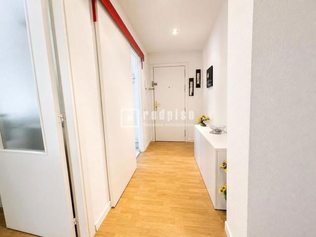 Piso en venta en Alcobendas, Norte. PISO DE 3 DORMITORIOS EN URBANIZACIÓN CON PISCINA EN VALDELASFUENTES. Pisos.