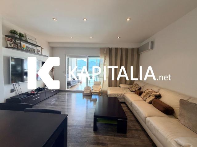 Piso en venta en Alcoi, Eixample. Piso con vistas y piscina en el Ensanche. Pisos.