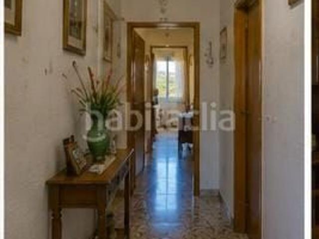 Piso en venta en Alcorcón, Casco Antiguo. Piso de 2 dormitorios con terraza en Alcorcón. Ideal para reformar a tu gusto. Pisos.