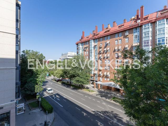 Piso en venta en Alcorcón, Prado de Santo Domingo. Lujosa, Luminosa y bonita propiedad en urbanizacion privada en Acacias. Pisos.