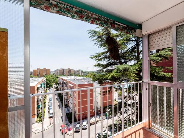 Piso en venta en Alcorcón, Zona Centro Joven. Piso de 3 Dormitorios con Terraza, Ascensor y Garaje en Alcorcón. Pisos.