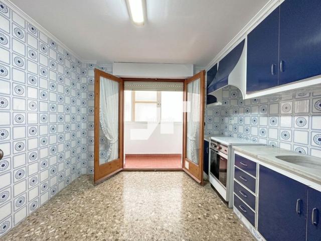 Piso en venta en Alcora l´. Piso de 4 habitaciones con terraza en LAlcora. Pisos Alcora.
