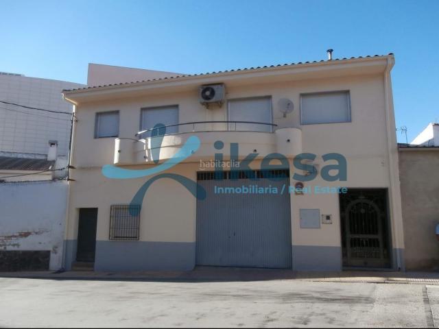 Piso en venta en Alcaudete. Venta de Vivienda en Alcaudete, Jaén. Activo Inmobiliario Sin Posesión. NO SE PUEDE VISITAR NI FINANCIAR. Pisos.