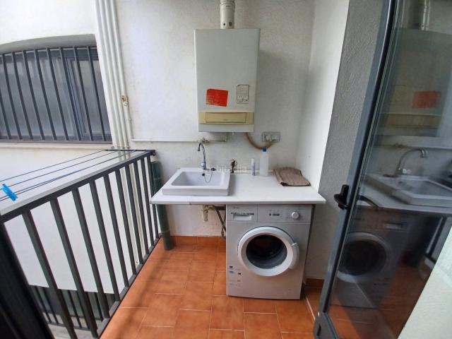 Piso en venta en Alcázar de San Juan. SE VENDE PISO EN RENTABILIDAD DE TRES DORMITORIOS, DOS BAÑOS GARAJE Y TRASTERO JUNTO A AVDA DE LA CONSTITUCIÓN. Pisos Alcázar de San.