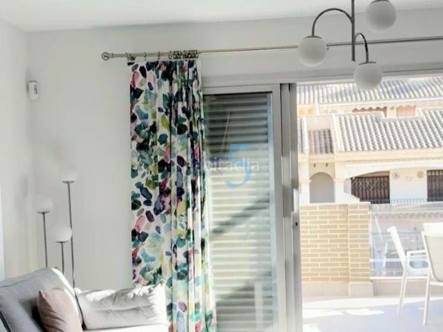 Piso en venta en Alcázares Los, Los Narejos_Punta Calera. Apartamento moderno y luminoso de 2 dormitorios y 2 baños, en Los Alcázares, con piscina común, solárium, garaje y perfectamente s. Pisos.