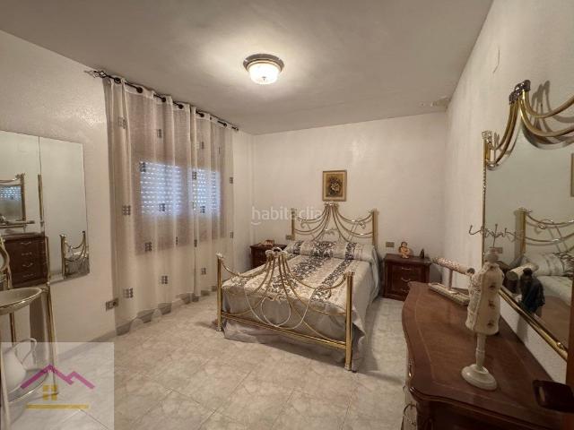 Piso en venta en Alcalà de Xivert. Gran oportunidad en Alcalà de Xivert! Dos amplios pisos unidos con infinitas posibilidades. Pisos Alcalà de.