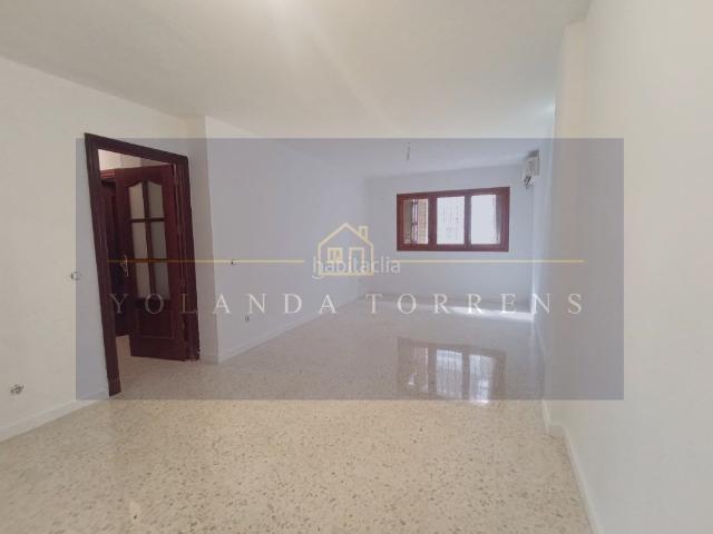 Piso en venta en Alcalá de Guadaira, Centro. AMPLIO piso en PLENO CENTRO, con ascensor, GARAJE y dos trasteros. Pisos Alcalá de.