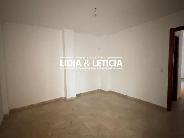Piso en venta en Alcalá de Guadaira, Centro. Espectacular Bajo de Obra Nueva con Patio en Pleno Centro. Pisos Alcalá de.