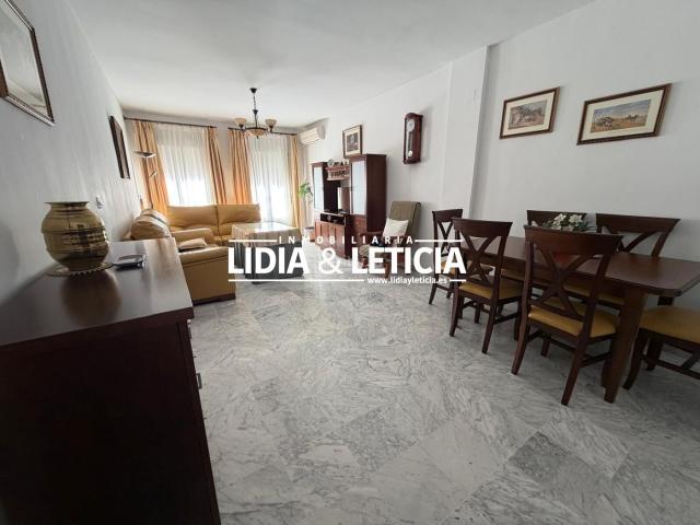 Piso en venta en Alcalá de Guadaira, Centro. Piso en pleno centro para entrar a vivir. Pisos Alcalá de.