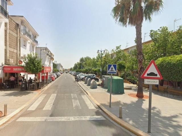 Piso en venta en Alcalá de Guadaira, La Paz. Adosado en Alcalá de Guadaíra, Sevilla. Activo inmobiliario SIN POSESIÓN, NO SE PUEDE VISITAR. Pisos Alcalá de.
