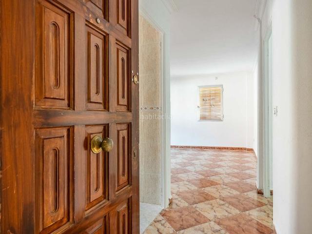 Piso en venta en Alcalá de Guadaira, Nueva Alcalá. Oportunidad en Alcalá de Guadaira! Piso con gran potencial. Pisos Alcalá de.