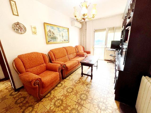 Piso en venta en Alcalá de Henares, Estación Parque O´Donnell. piso AMUEBLADO de 3 dormitorios y un baño en primera planta con Ascensor. Pisos Alcalá de.