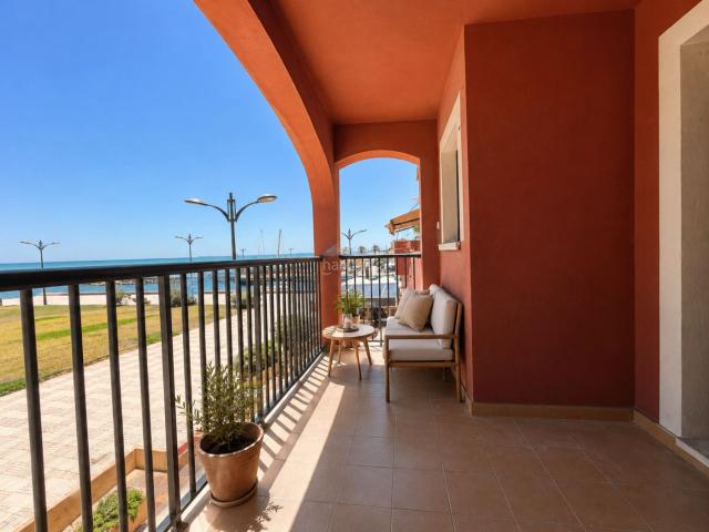 Piso en venta en Alboraya, Port Saplaya. Despertar con el sonido de las olas y contemplar el horizonte azul es un privilegio extraordinario. Esta propiedad representa uno. Pisos.