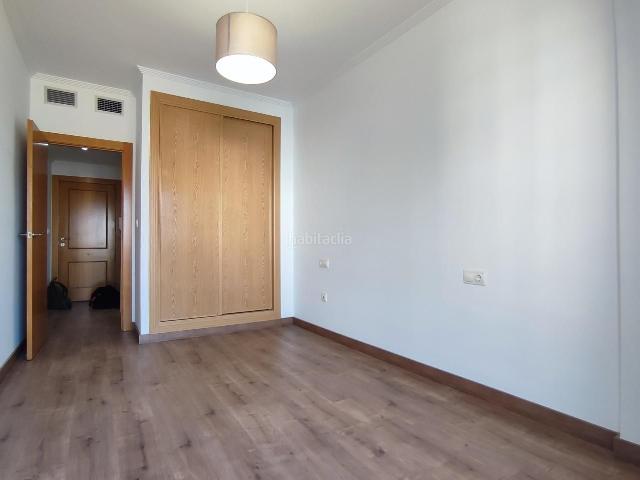 Piso en venta en Albacete, Alto de los Molinos. APARTAMENTO CON GARAJE JUNTO AL CAMPUS UNIVERSITARIO. Pisos.
