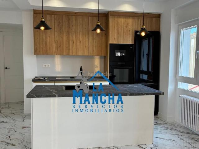 Piso en venta en Albacete, Centro. 325.000 INMOBILIARIA LA MANCHA VENDE APARTAMENTO DE LUJO EN EL CENTRO DE ALBACETE. Pisos.