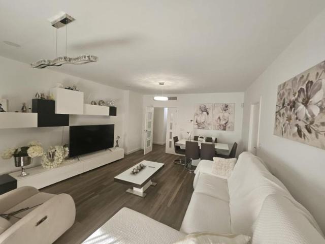 Piso en venta en Albacete, Centro Carretas
