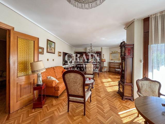 Piso en venta en Albacete, Centro. Piso en venta en Centro, 4 dormitorios. Pisos.