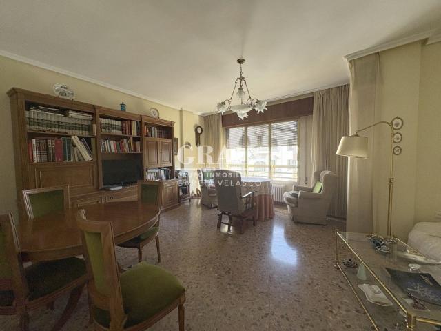 Piso en venta en Albacete, Centro. Piso en venta en Centro, 5 dormitorios. Pisos.